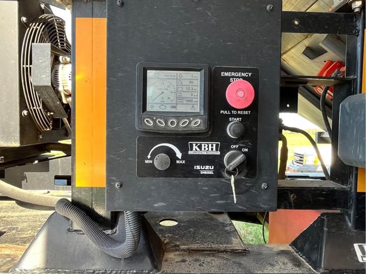 2022-kbh-tt2000-dry-fertilizer-tender-(njp341,-unit-107)-image-4