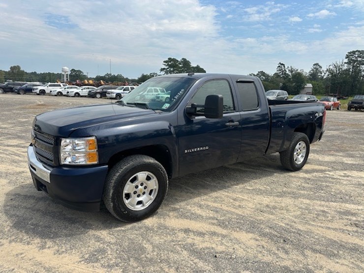 2010-chevrolet-silverado-image-1