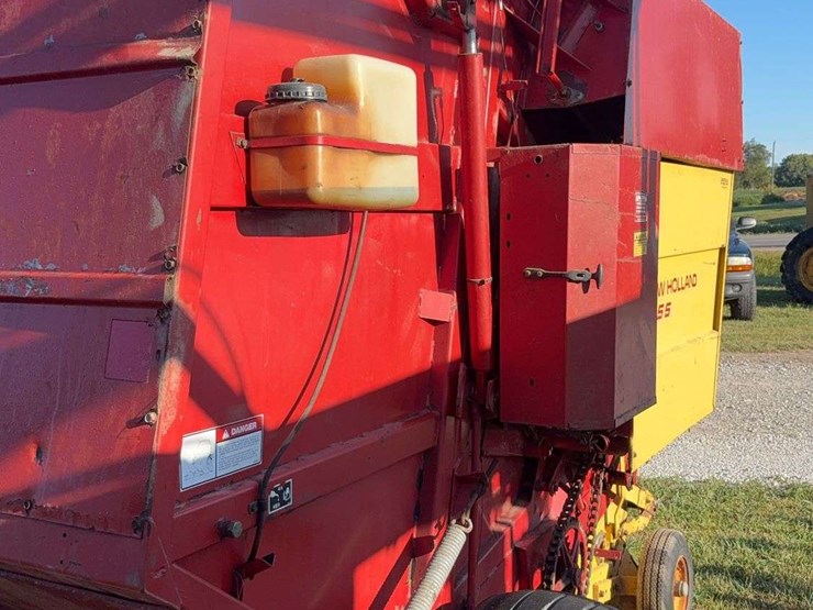 new-holland-855-image-8