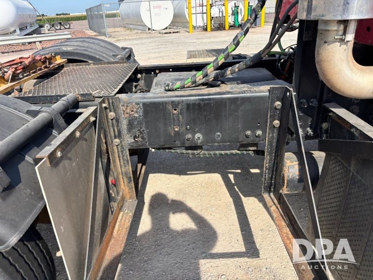 2006-freightliner-columbia-day-cab-truck-(gp11331,-unit-88)-image-52