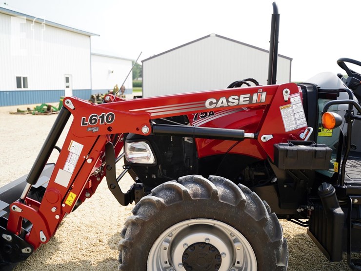 2022-case-ih-farmall-75a-image-12