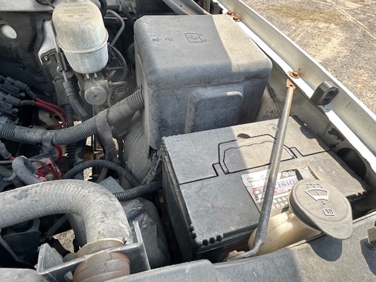 2005-gmc-2500-image-49