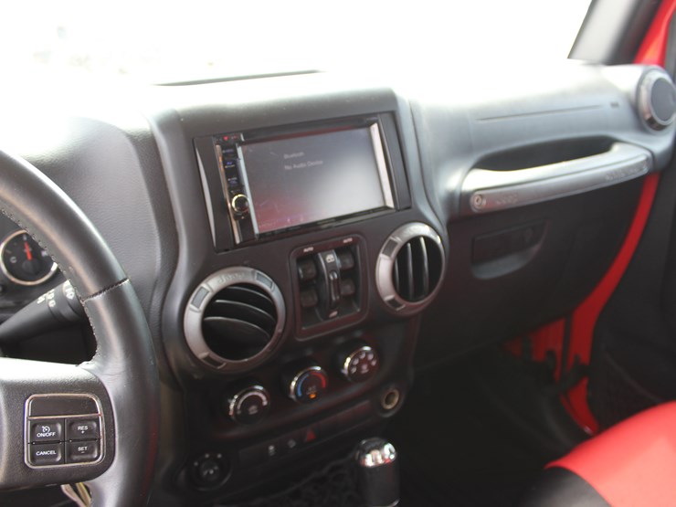2015-jeep-wrangler-image-15