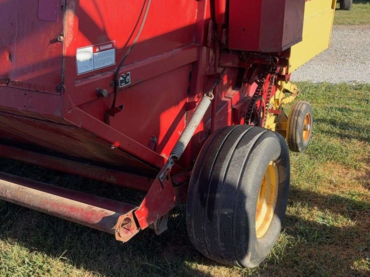 new-holland-855-image-9