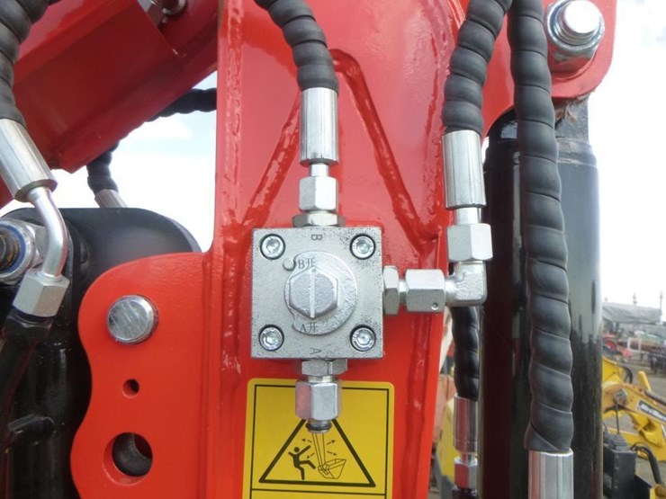 2025-tpm-16-hydraulic-excavator-image-11