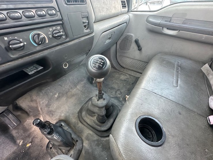 2000-ford-f650-image-40