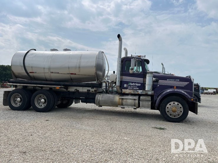 1996-western-star-model-496f-liquid-nurse-truck-(jn2748,-unit-40582)-image-8