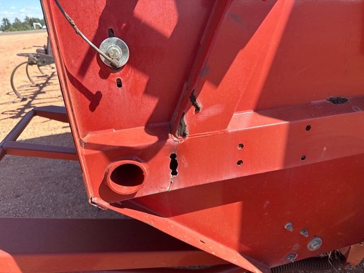 new-holland-br7090-image-13