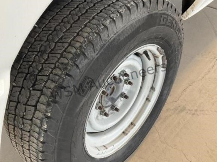 2012-ford-cargo-image-7