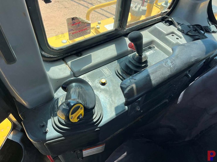 2018-komatsu-d65wx-18-image-14