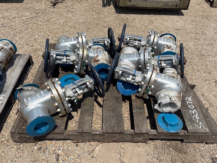 #3500-•-pallet-of-valves-image-1