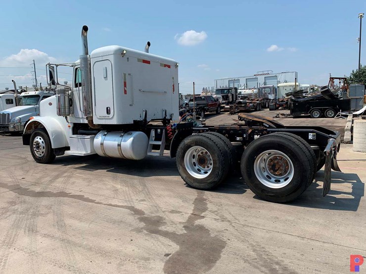2013-peterbilt-367-image-4