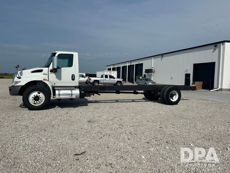 2020-international-mv607-cab-&-chassis-(cp0646)-image-2