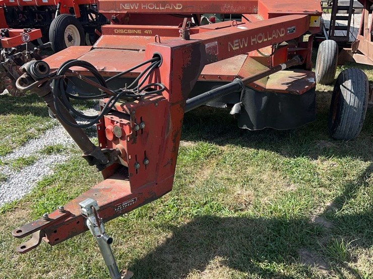 new-holland-411-image-1
