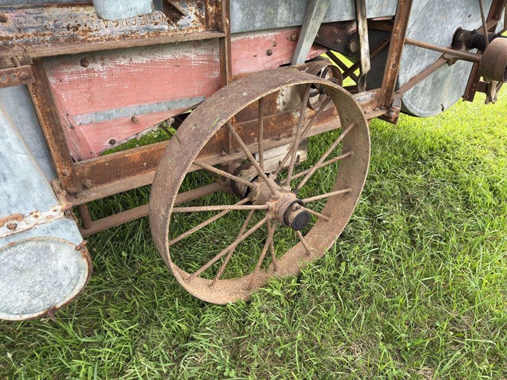 baker-threshing-machine-image-19