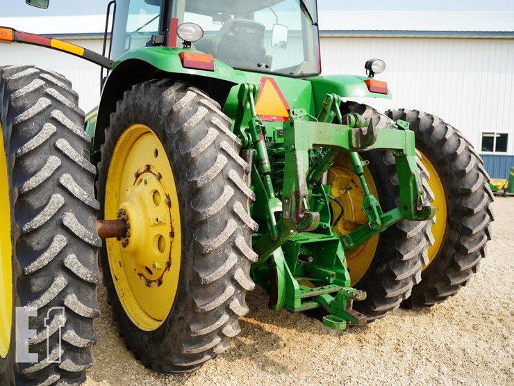 2009-john-deere-8330-image-25