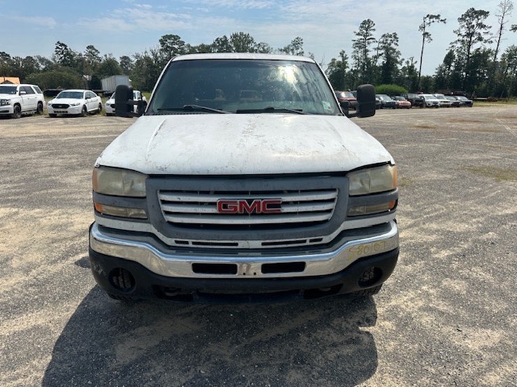 2005-gmc-2500-image-7