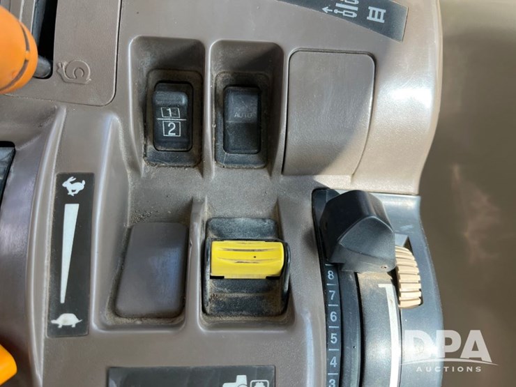 2014-john-deere-6140r-image-53