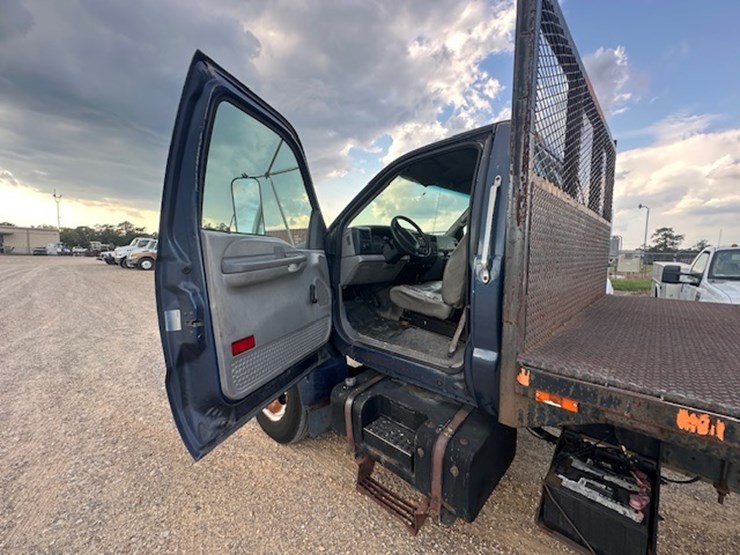 2000-ford-f650-image-33