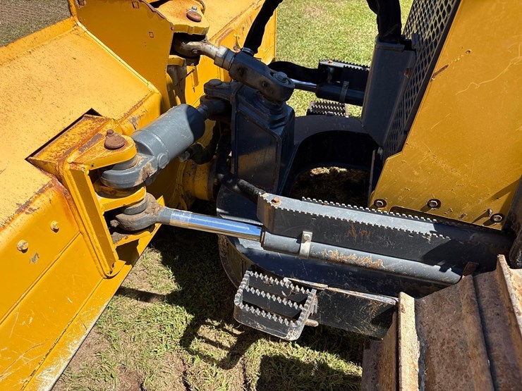 2022-deere-550k-lgp-image-6