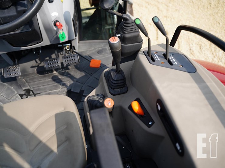 2022-case-ih-farmall-75a-image-33