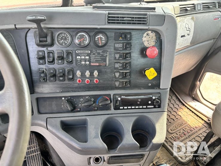 2006-freightliner-columbia-day-cab-truck-(gp11331,-unit-88)-image-92