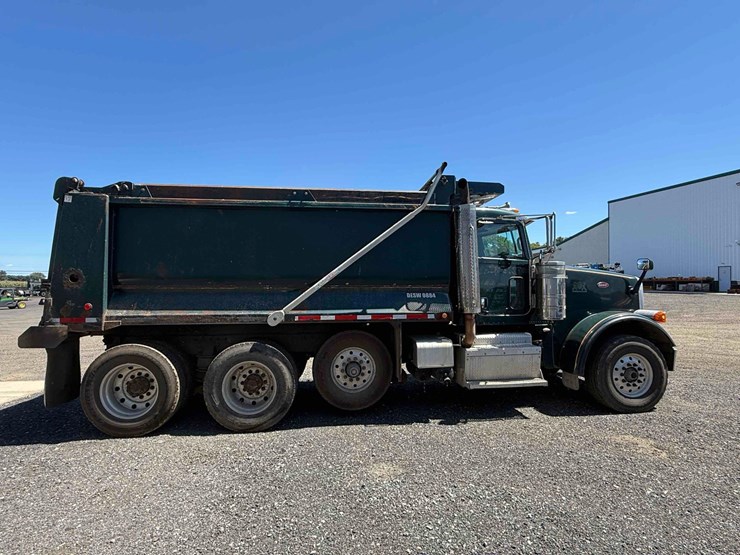 peterbilt-367-image-3