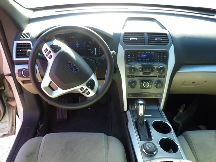 2011-ford-explorer-image-9