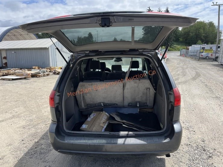 2006-toyota-sienna-image-24