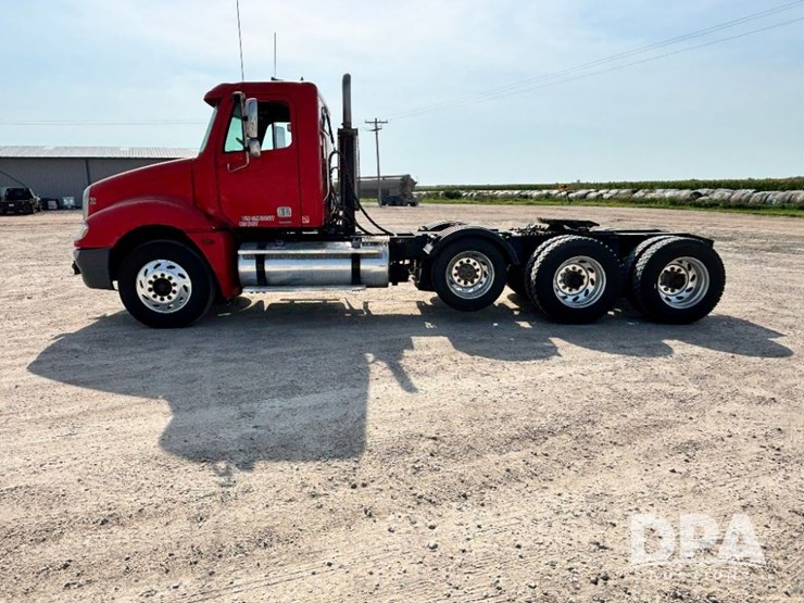 2006-freightliner-columbia-day-cab-truck-(gp11331,-unit-88)-image-13