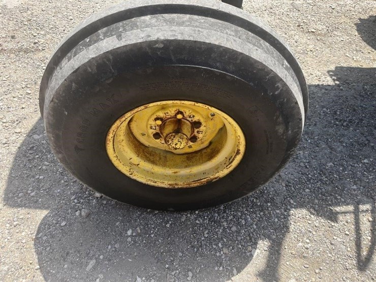 john-deere-4230-image-22