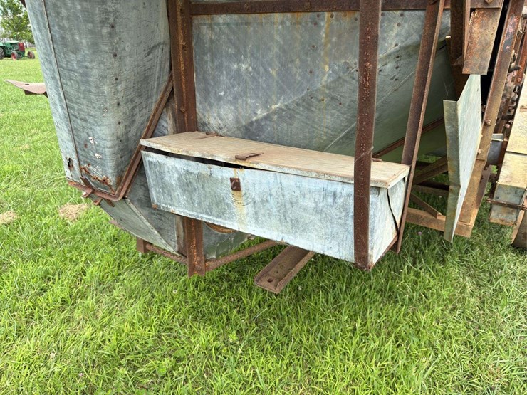 baker-threshing-machine-image-10