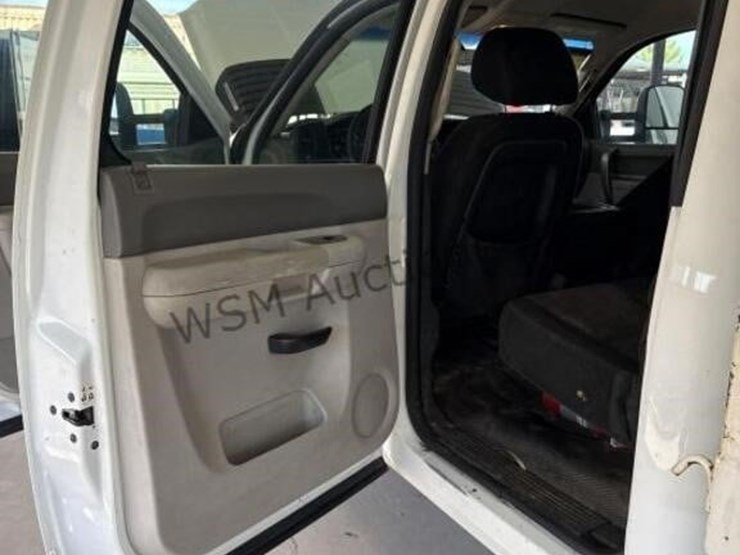 2014-chevrolet-silverado-2500hd-image-25