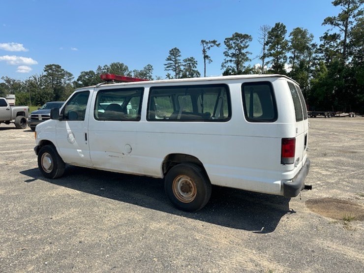 2007-ford-e350-image-4