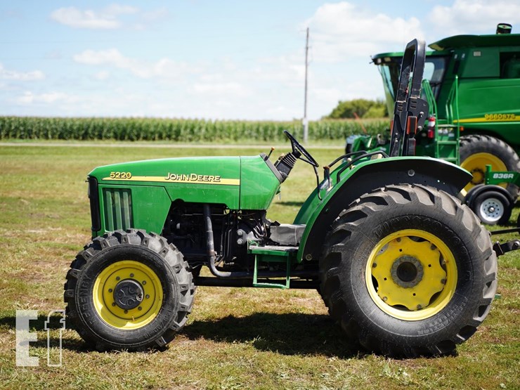 2004-john-deere-5220-image-7