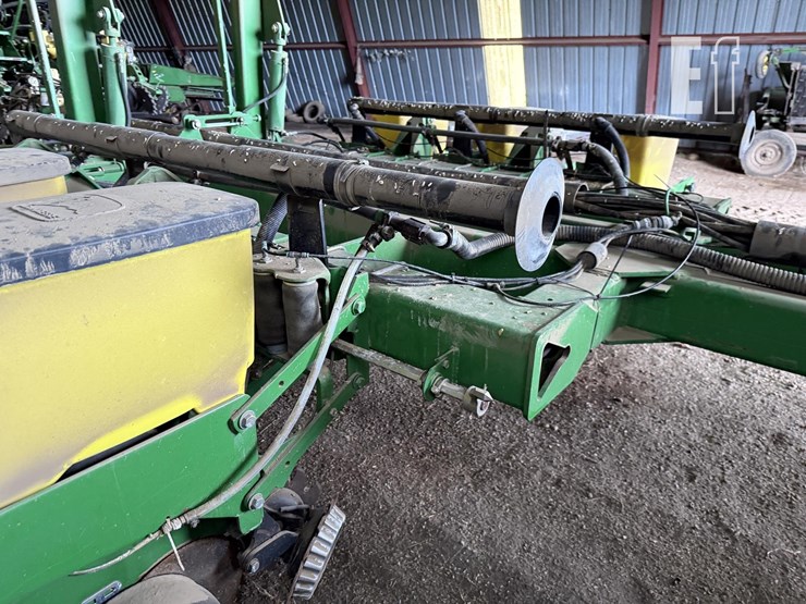 1997-john-deere-1770-image-16
