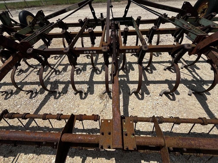 john-deere-1010-image-4
