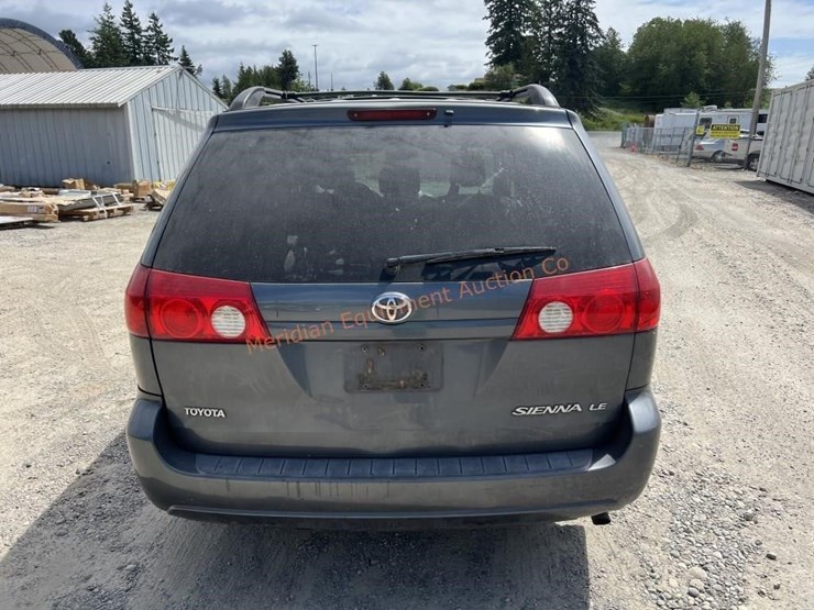 2006-toyota-sienna-image-12