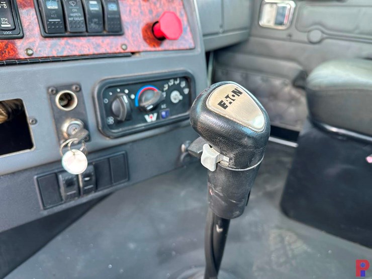 2012-western-star-4900-image-6