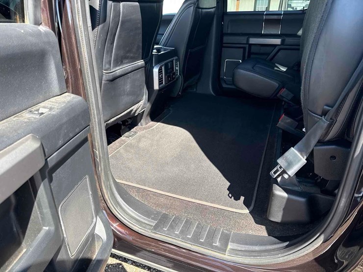 2020-ford-f150-platinum-image-28