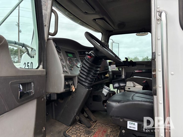 2012-kenworth-bottle-truck-(dr12101-unit-250)-image-64