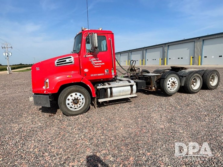 2017-western-star-w4700sb-day-cab-truck-(gp11326,-unit-81)-image-18