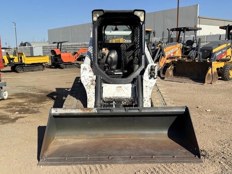2019-bobcat-t740-image-6