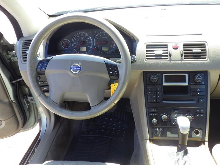 2004-volvo-xc90-image-9