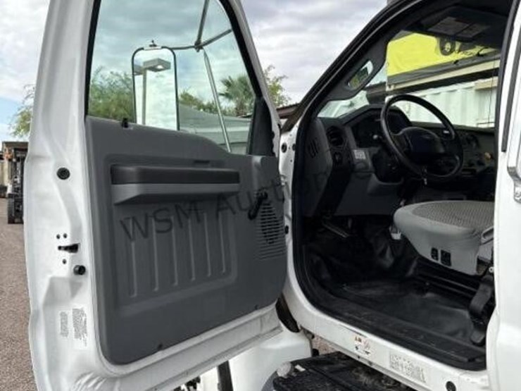 2012-ford-f750-image-33