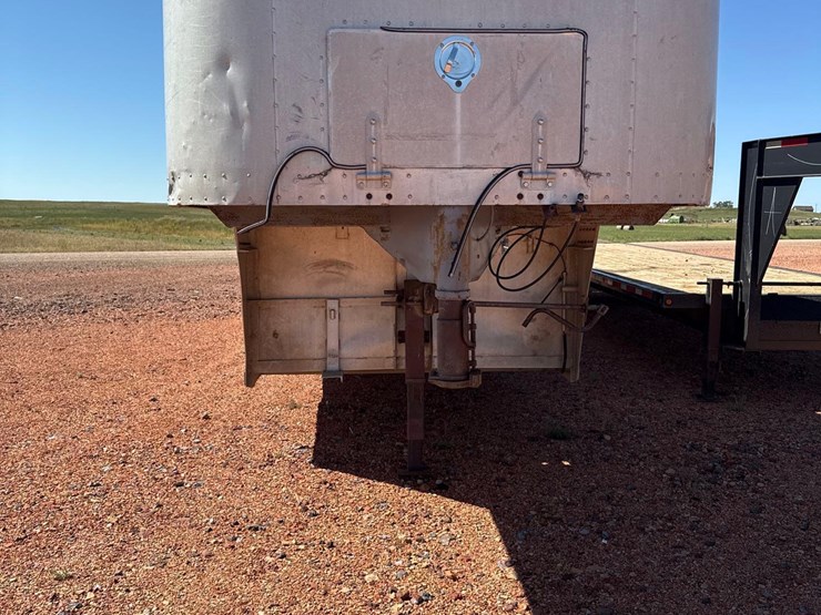 1988-sooner-livestock-trailer-image-6