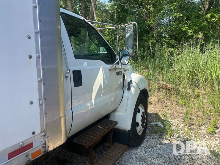 2015-ford-f650-image-21