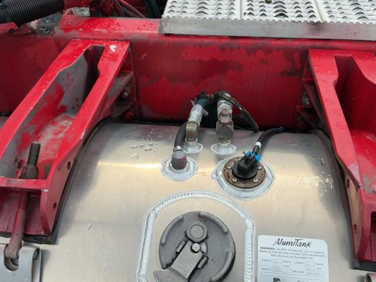 #502-•-2004-peterbilt-truck-image-54
