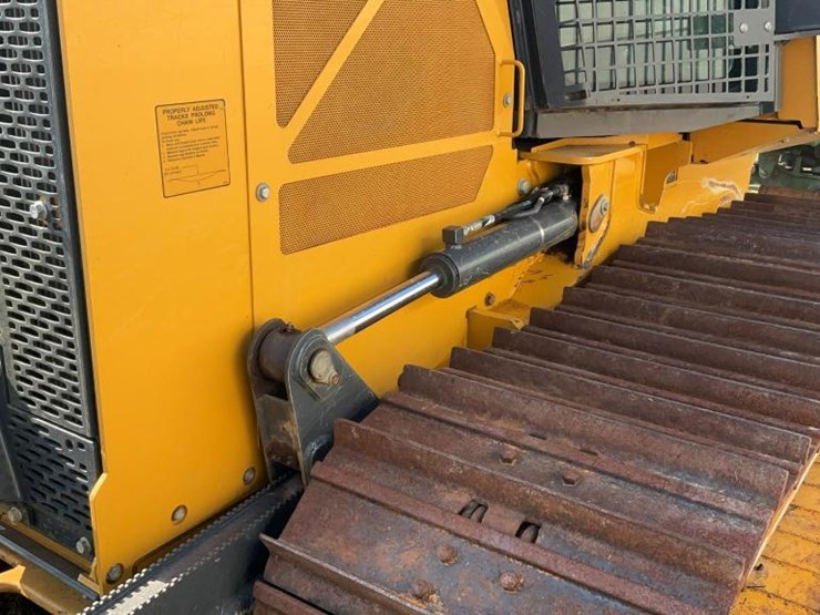 2017-deere-450k-lgp-image-13