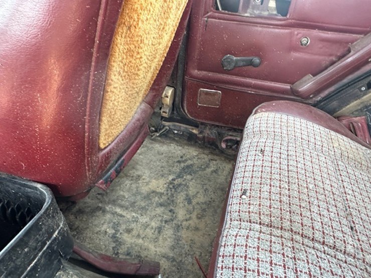 #22910-•-1984-jeep-image-27
